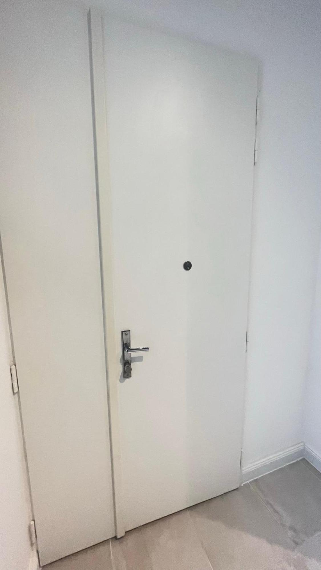 K&K Apartment Near Hauptbahnhof - Kingsize Bed Wina Bagian luar foto