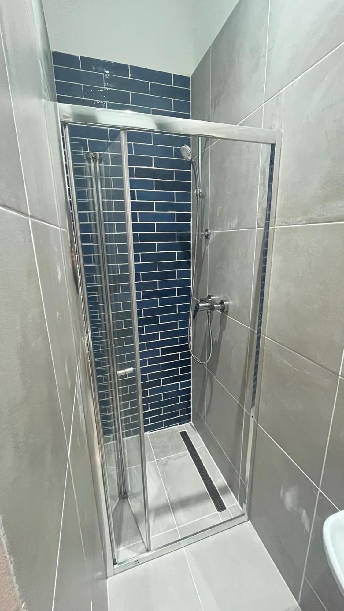 K&K Apartment Near Hauptbahnhof - Kingsize Bed Wina Bagian luar foto